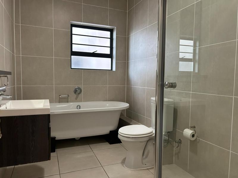 To Let 3 Bedroom Property for Rent in Sandown Western Cape